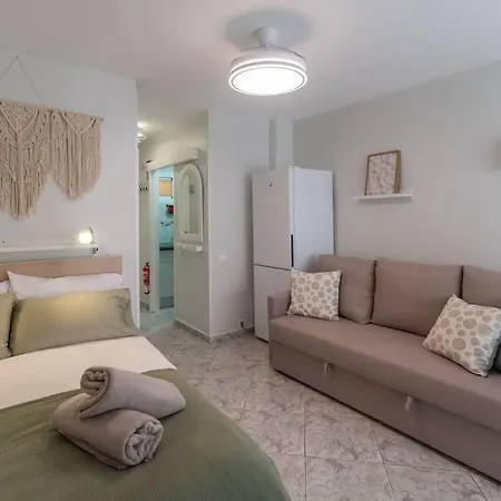 Lejlighed Estudio Reformado Con Vistas Al Mar Y Piscina, Ideal Parejas En Benalmádena