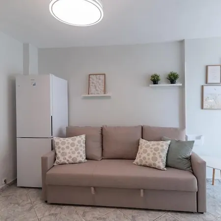 Estudio Reformado Con Vistas Al Mar Y Piscina, Ideal Parejas En Lejlighed