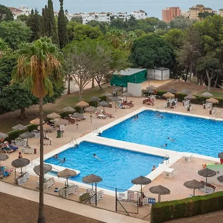 Estudio Reformado Con Vistas Al Mar Y Piscina, Ideal Parejas En Apartment