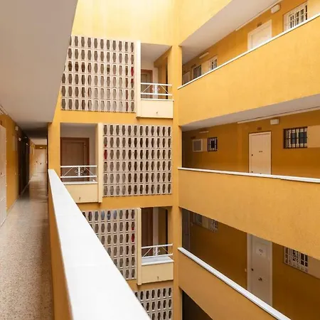 Estudio Reformado Con Vistas Al Mar Y Piscina, Ideal Parejas En Apartment *